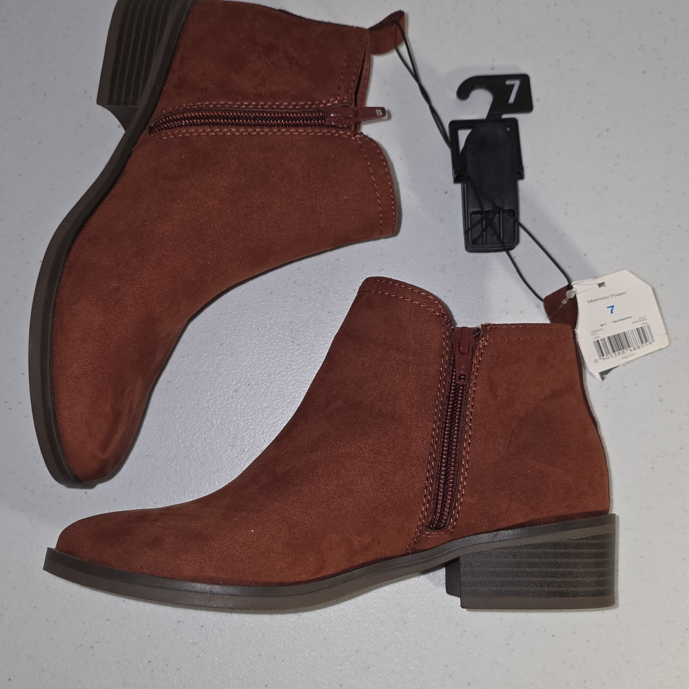Time and Tru Women's Rust Ankle Booties - Picture 12 of 16